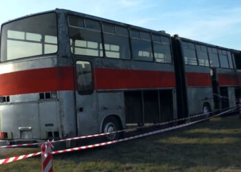 These Airport Buses Would’ve Changed The Way We Board Airplanes