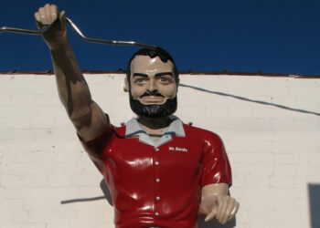 If You’ve Never Heard Of Mr. Bendo And The Muffler Men, Settle In For Some History