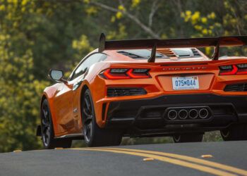 Chevy Corvette Under Stop Sale Because A Software Glitch Might Not Tell Drivers Their Turn Signals Are Out