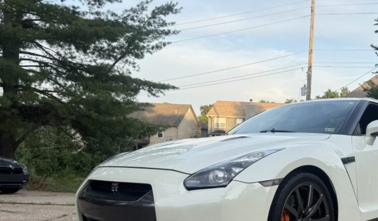 Surely All 14 Previous Owners Took Special Care Of This $49,500 Nissan GT-R