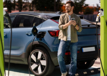 Uber Wants To Slip Its Drivers A Cool $4,000 To Switch To EVs