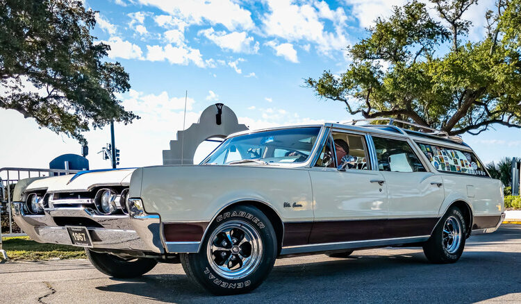 Hey ’70s Kids, Remember The Oldsmobile Vista Cruiser? Yeah, You Do