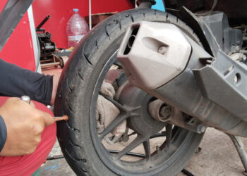 The Pros And Cons Of Tubed Vs. Tubeless Motorcycle Tires