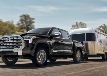 Toyota Knows Few Japanese Buyers Want A LHD Made-In-America Tundra Pickup, But It’s Selling It There Anyway