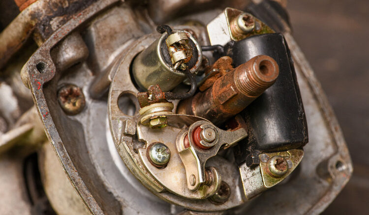 For Fans Of Antiquated Ways To Power Spark Plugs, Here’s How To Set Ignition Points