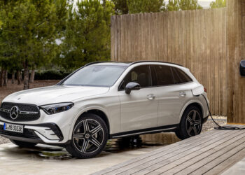 Plug-In Hybrids ‘Are The Worst Of Both Worlds’ And ‘Fast Becoming Irrelevant,’ Polestar Boss Claims