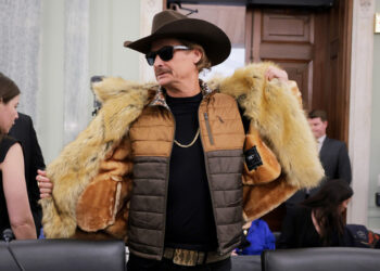 Kid Rock Fans Furious After He Cut Small-Town Tour Prices By 50% Because Gas Is So Expensive Now (Definitely Not Because Tickets Weren’t Selling)