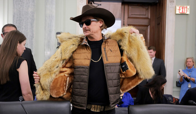 Kid Rock Fans Furious After He Cut Small-Town Tour Prices By 50% Because Gas Is So Expensive Now (Definitely Not Because Tickets Weren’t Selling)