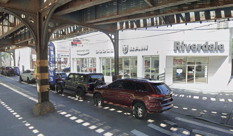 Jeep Dealership Allegedly Forged Buyer’s Signature, Sold Him A Car With 6,200 Added Miles And Tacked On An Extra $5,000 Charges