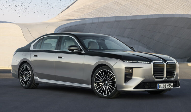 2027 BMW 7 Series Gets A Facelift That Would Make Any Beverly Hills Plastic Surgeon Jealous
