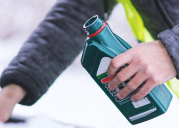 Motor Oil May Not Freeze, But Low Temperatures Can Still Cause Problems