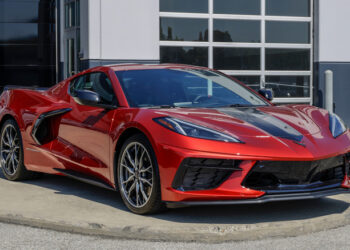 A Miami Waitress Allegedly Claimed $180,000 Per Month Income To Finance C8 Corvette, Mercedes S560, And More