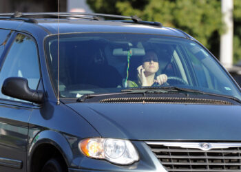 IIHS Study Reveals Drivers Are Significantly More Likely To Use Their Phones While Speeding, Especially On Freeways