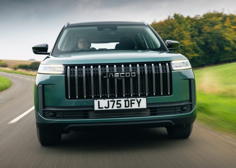 Chinese SUV Outsells Ford and Nissan to Become UK’s Best-Selling Car