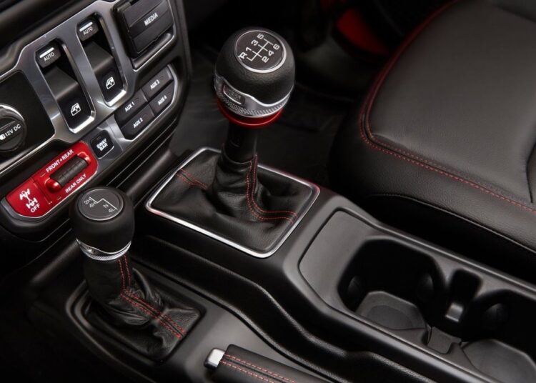 Jeep Is Bringing Back the Manual Gladiator—Taking Aim at Tacoma