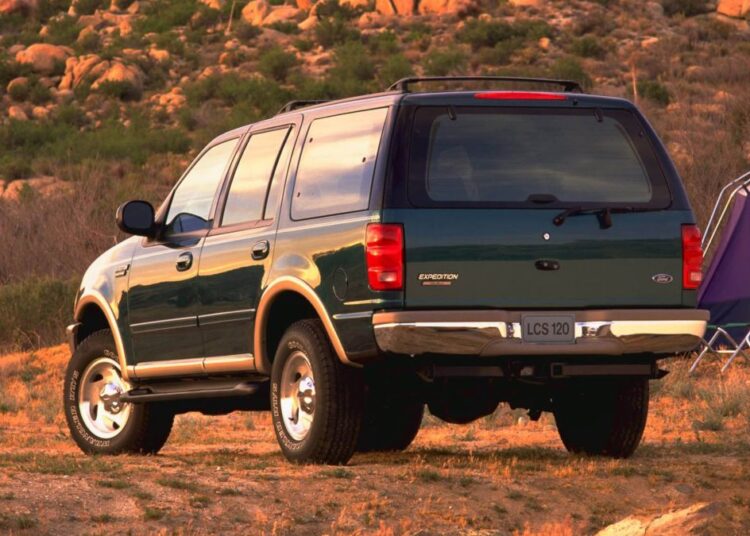 Ford Expedition Turns 30: The SUV That Took On the Suburban