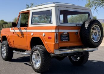 1975 Ford Bronco Ranger 302 5-Speed