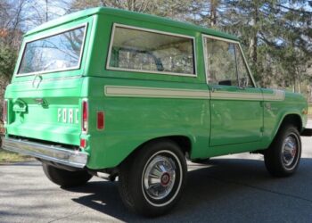 9k-Mile 1977 Ford Bronco Sport 302