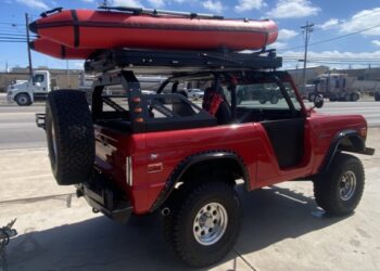 Modified 1970 Ford Bronco 302 3-Speed