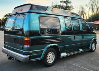 1994 Ford Econoline E-150 Elk Enterprises Conversion Van at No Reserve