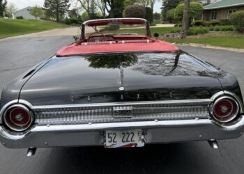 Fuel-Injected 1962 Ford Galaxie 500 2-Door Sunliner Convertible 352 4-Speed