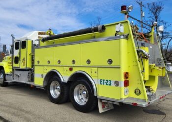 25k-Mile 1991 Ford L8000 Fire Truck