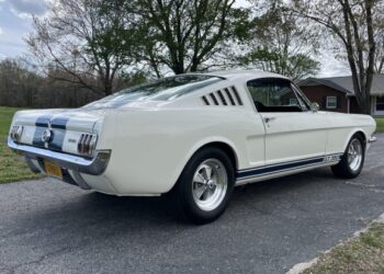 GT350-Style 1965 Ford Mustang Fastback 4-Speed