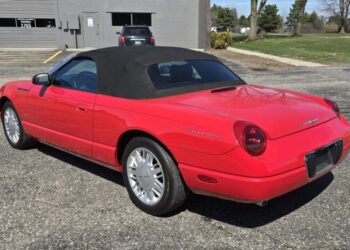1,500-Mile 2003 Ford Thunderbird