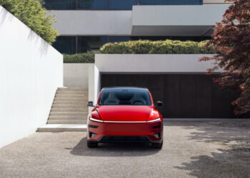 The Feds Close Tesla Smart Summon Probe After 97 Incidents—but Questions Remain