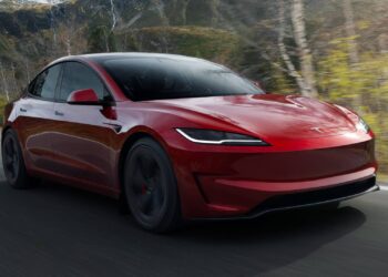 Tesla Model 3 Buyers Just Got a Free Year of Supercharging