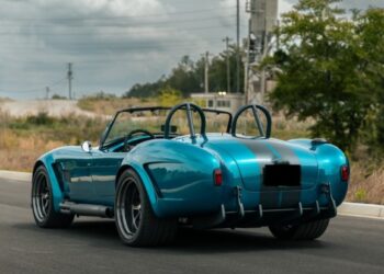 Roush 427SR-Powered Superformance MKIII-R 5-Speed