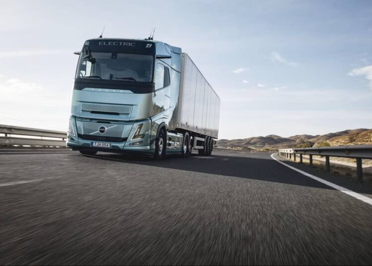 Volvo’s Electric Semi Hits 435 Miles—and Charges in 50 Minutes
