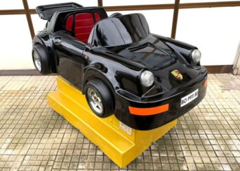 Porsche 911 Turbo-Style Coin-Operated Children’s Ride at No Reserve