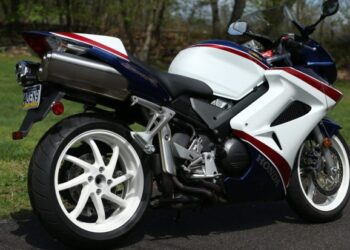 4,800-Mile 2007 Honda VFR800 Interceptor 25th Anniversary Special at No Reserve