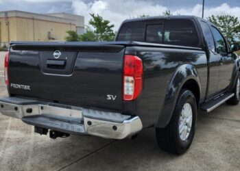 2015 Nissan Frontier SV King Cab V6 6-Speed at No Reserve