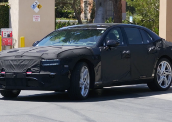 Genesis G90 Facelift Spotted With Bold New Look and Level 3 Tech on the Way