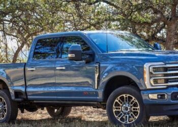 Wiper Arm Issue Forces Ford to Recalls 422,613 Full-Size SUVs, Super Dutys