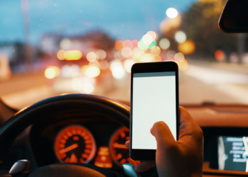 These Are America’s Most Common Distracted Driving Habits — And Texting Isn’t the Biggest One