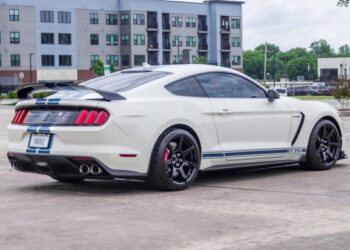 7k-Mile 2020 Ford Mustang Shelby GT350R