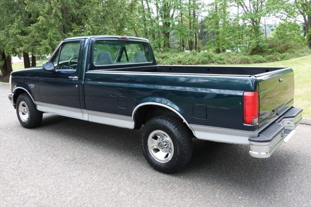 1995 Ford F-150 XL 5-Speed at No Reserve