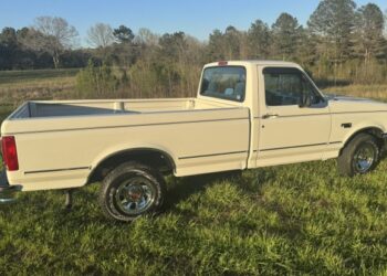 1994 Ford F-150 XLT Lariat 5-Speed
