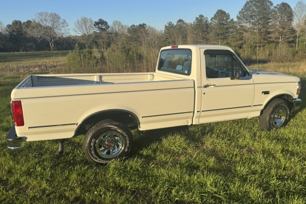 1994 Ford F-150 XLT Lariat 5-Speed
