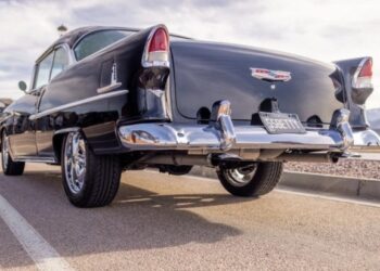 5.7L LT1–Powered 1955 Chevrolet 210 2-Door Hardtop 6-Speed