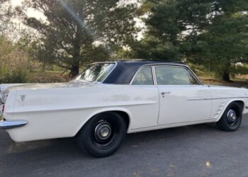 461-Powered 1963 Pontiac Tempest 5-Speed