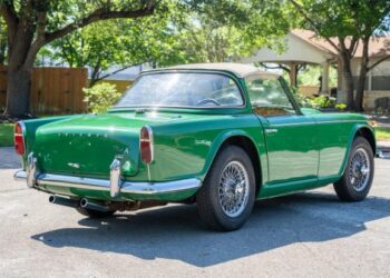 1966 Triumph TR4A IRS Surrey Top
