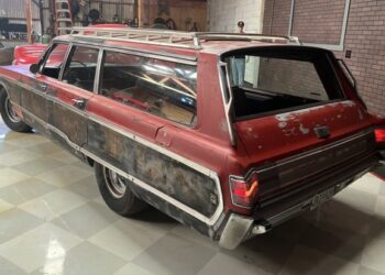 Ex-Roadkill Garage “Gargantuwagon” 1968 Chrysler Town & Country Wagon 440