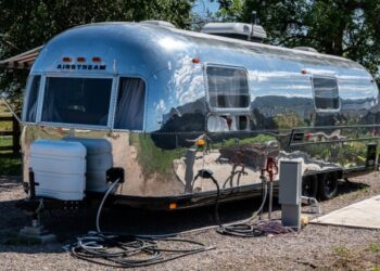 1969 Airstream International Land Yacht Ambassador at No Reserve