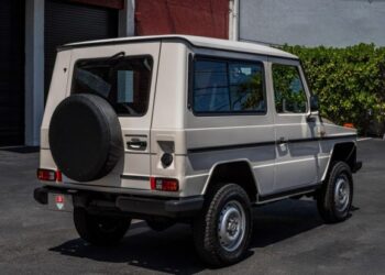 1983 Mercedes-Benz 240GD 4-Speed at No Reserve