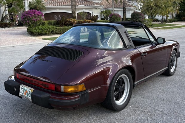 1984 Porsche 911 Carrera Targa
