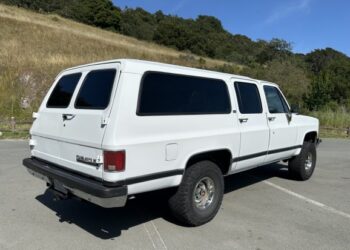 1989 Chevrolet Suburban V1500 Silverado 4×4 at No Reserve